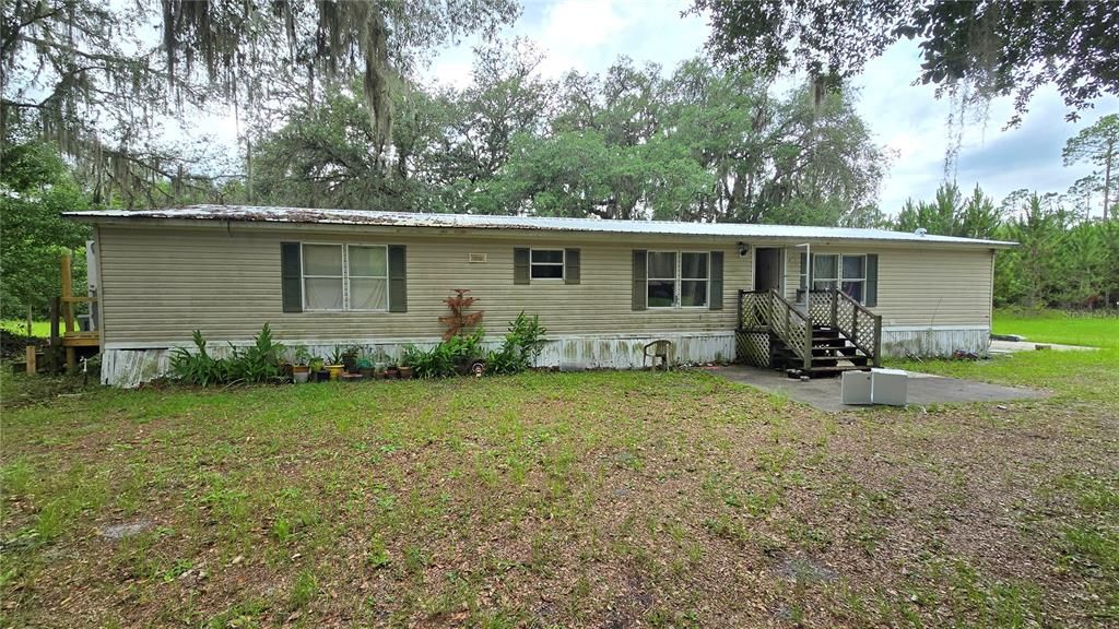 For Sale: $159,999 (3 beds, 3 baths, 1890 Square Feet)