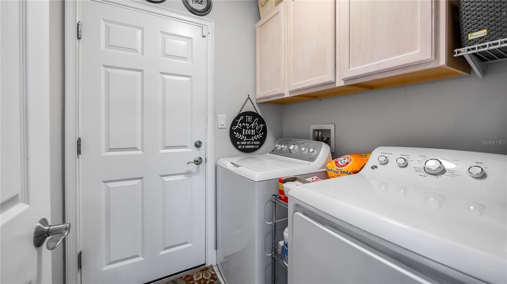 For Sale: $374,900 (3 beds, 2 baths, 1588 Square Feet)