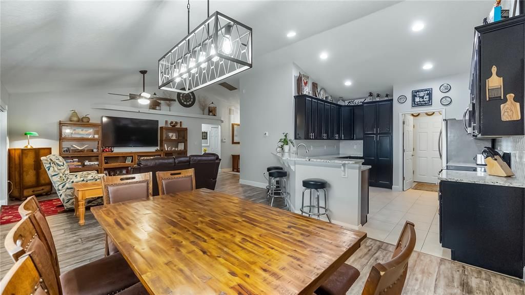 For Sale: $374,900 (3 beds, 2 baths, 1588 Square Feet)