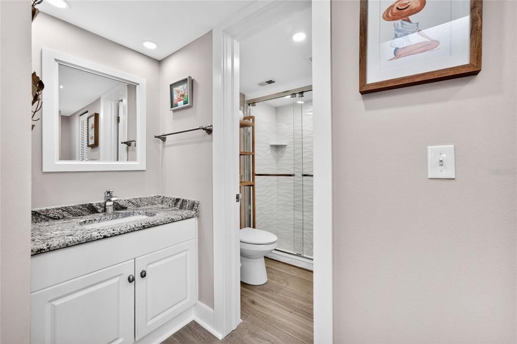 For Sale: $669,000 (2 beds, 2 baths, 993 Square Feet)