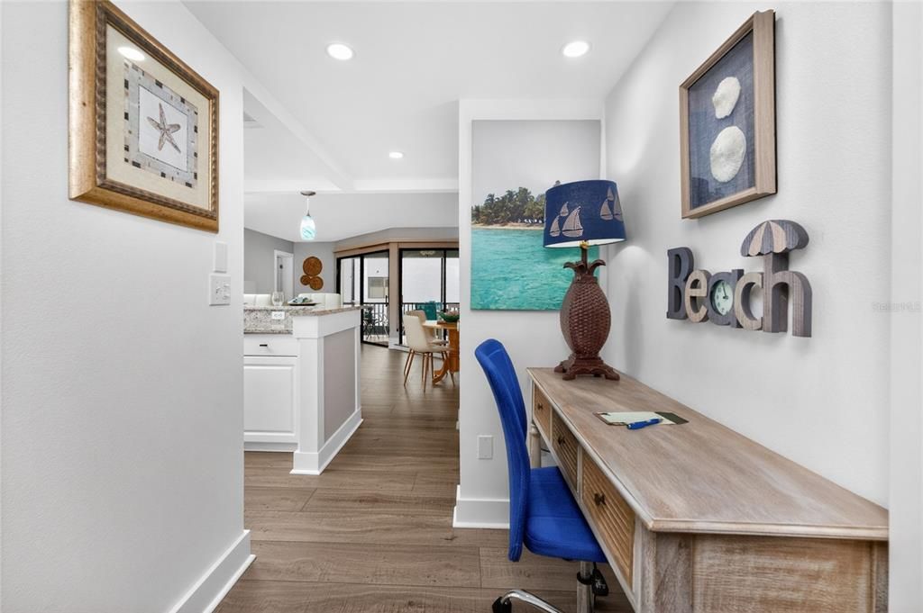 For Sale: $669,000 (2 beds, 2 baths, 993 Square Feet)