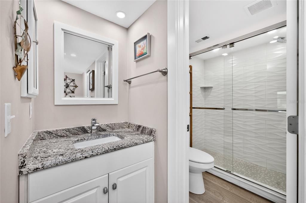 For Sale: $669,000 (2 beds, 2 baths, 993 Square Feet)