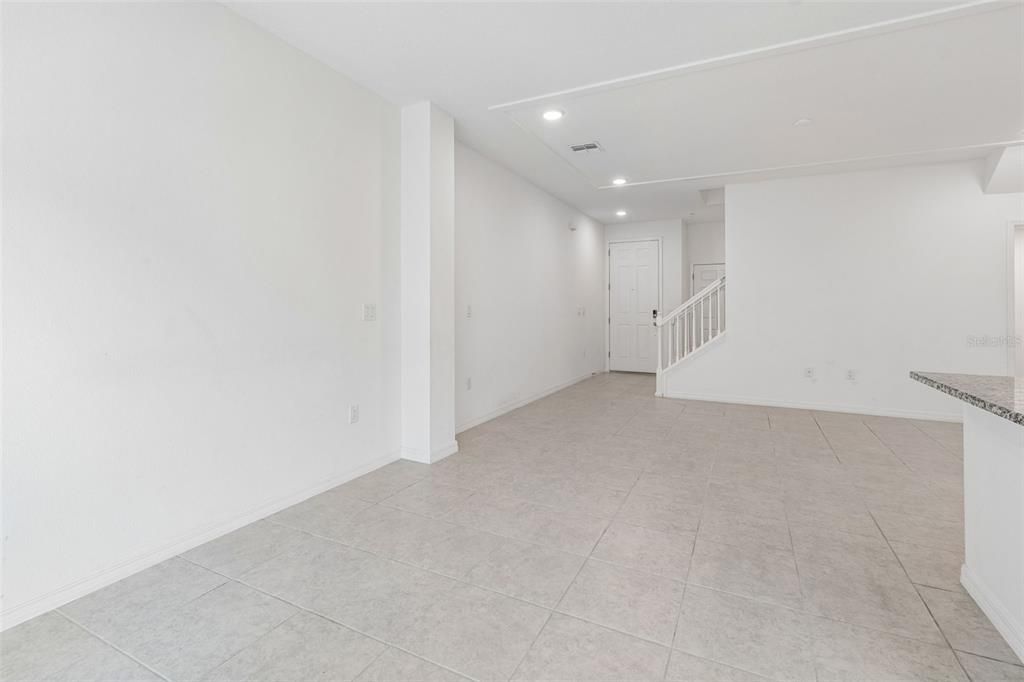 En Renta: $2,200 (3 camas, 2 baños, 1650 Pies cuadrados)