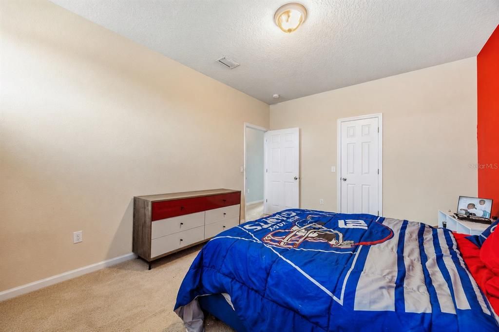 En Venta: $599,999 (6 camas, 4 baños, 4383 Pies cuadrados)