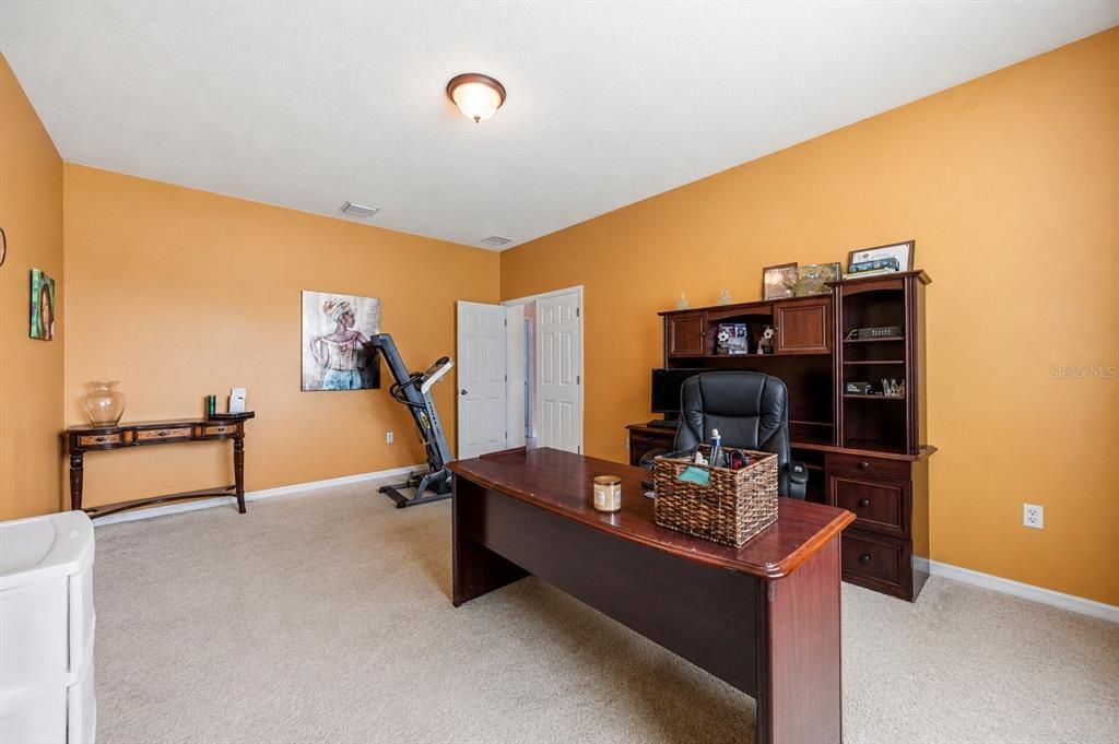 En Venta: $599,999 (6 camas, 4 baños, 4383 Pies cuadrados)