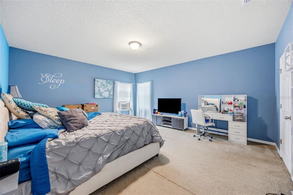 En Venta: $599,999 (6 camas, 4 baños, 4383 Pies cuadrados)