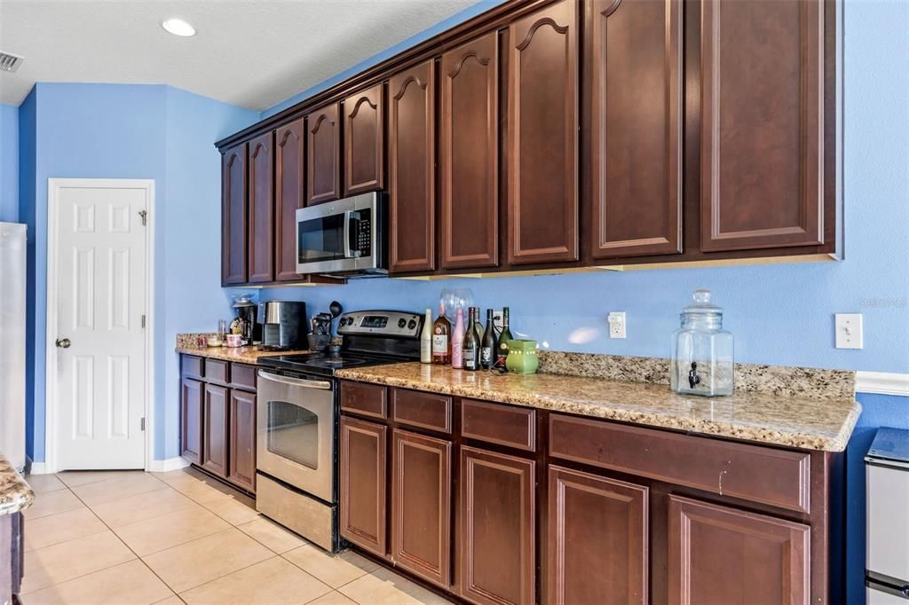 En Venta: $599,999 (6 camas, 4 baños, 4383 Pies cuadrados)