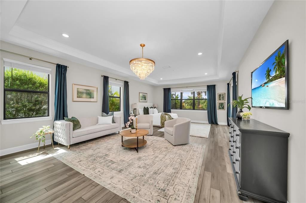 For Sale: $1,500,000 (6 beds, 5 baths, 5323 Square Feet)