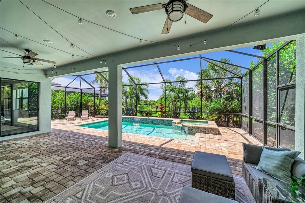 For Sale: $1,500,000 (6 beds, 5 baths, 5323 Square Feet)