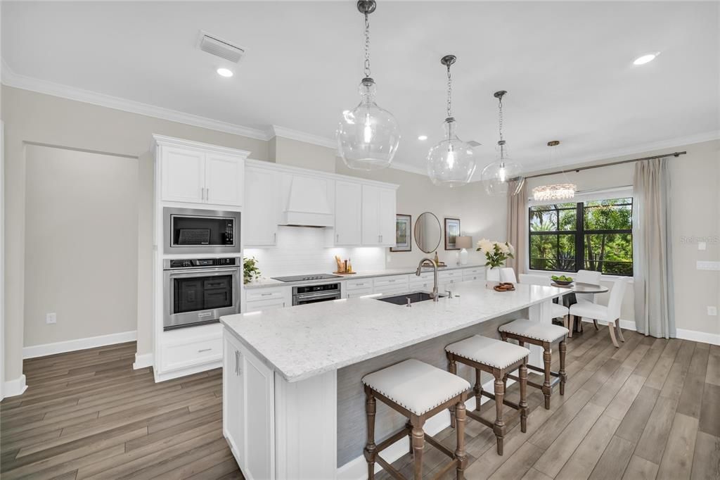 For Sale: $1,500,000 (6 beds, 5 baths, 5323 Square Feet)