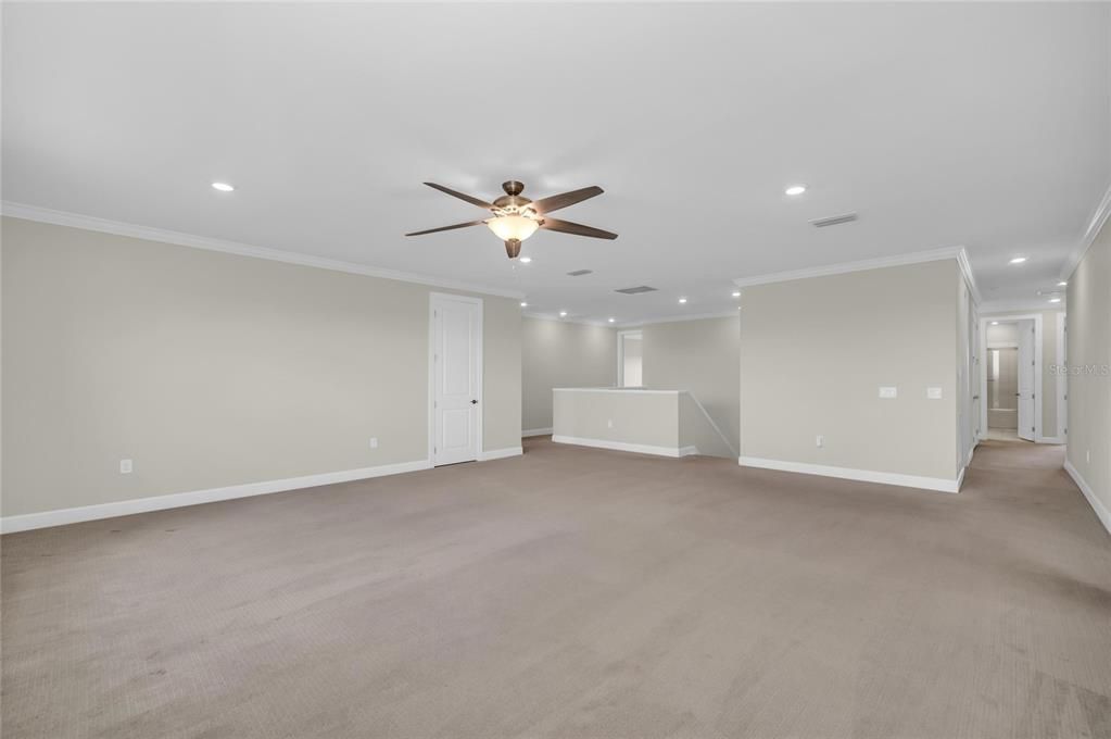 For Sale: $1,500,000 (6 beds, 5 baths, 5323 Square Feet)