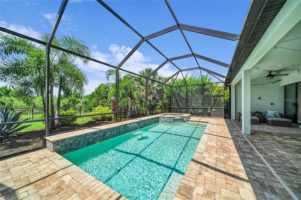 For Sale: $1,500,000 (6 beds, 5 baths, 5323 Square Feet)