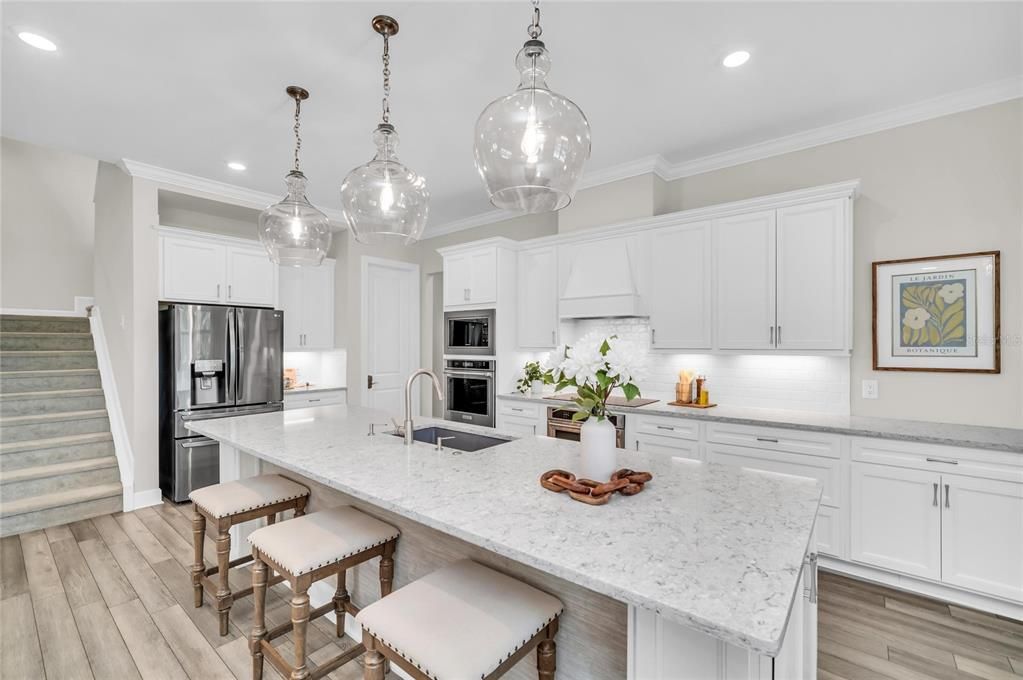 For Sale: $1,500,000 (6 beds, 5 baths, 5323 Square Feet)