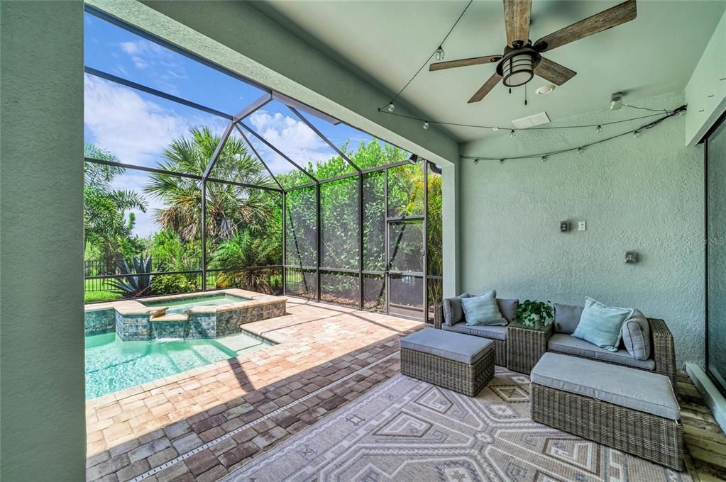 For Sale: $1,500,000 (6 beds, 5 baths, 5323 Square Feet)