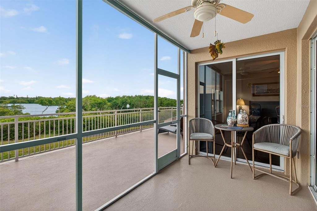 For Sale: $529,900 (2 beds, 2 baths, 1500 Square Feet)
