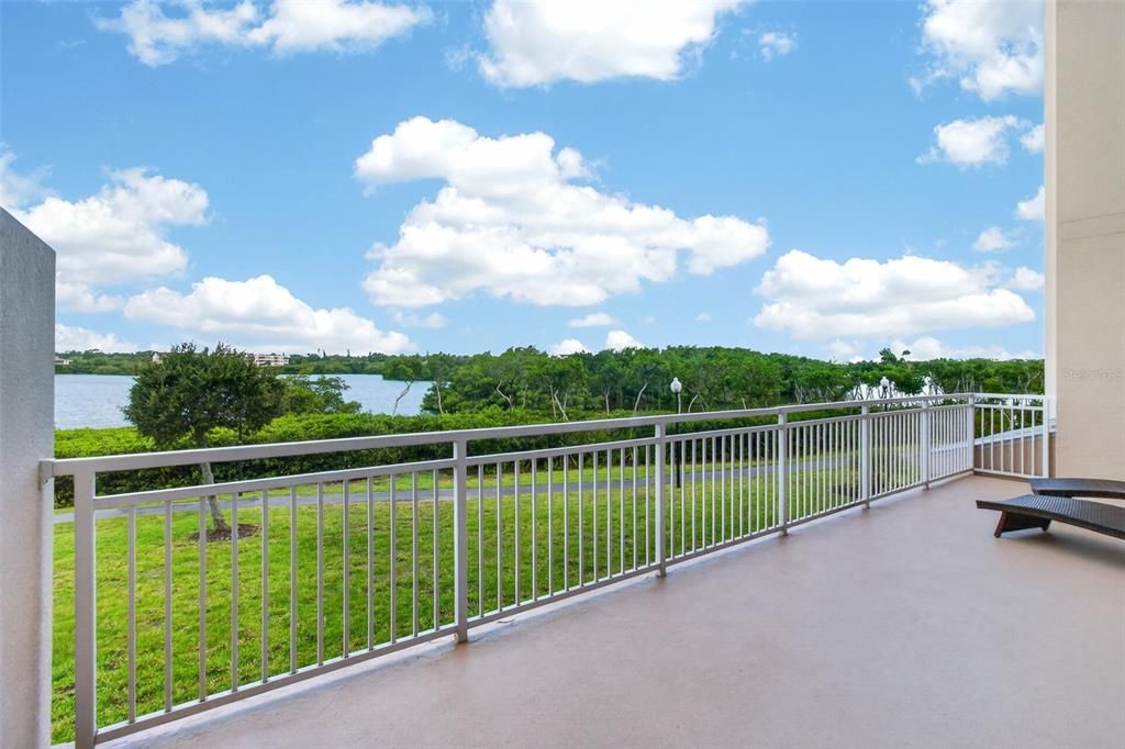 For Sale: $529,900 (2 beds, 2 baths, 1500 Square Feet)