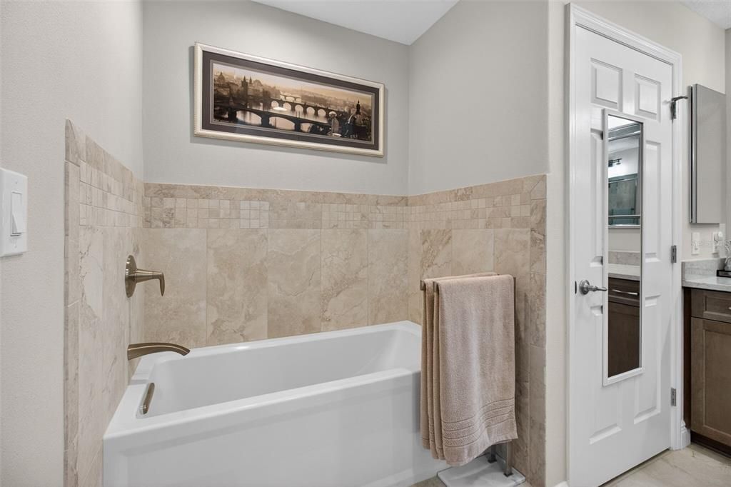 For Sale: $529,900 (2 beds, 2 baths, 1500 Square Feet)