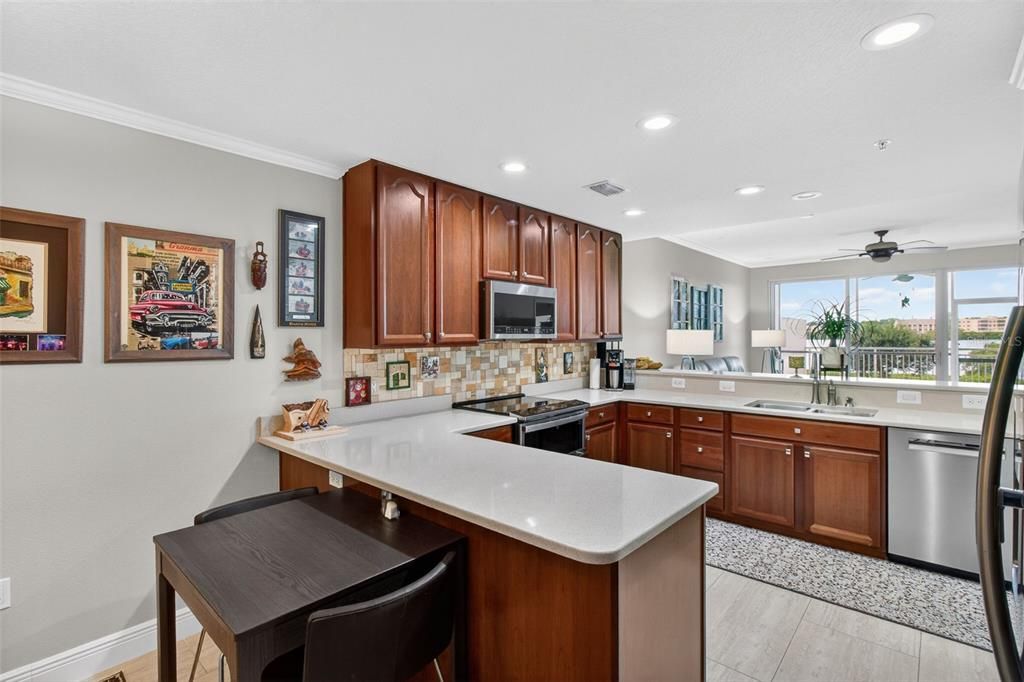 For Sale: $529,900 (2 beds, 2 baths, 1500 Square Feet)