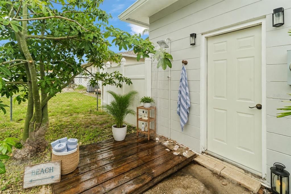 For Sale: $409,500 (3 beds, 2 baths, 1331 Square Feet)
