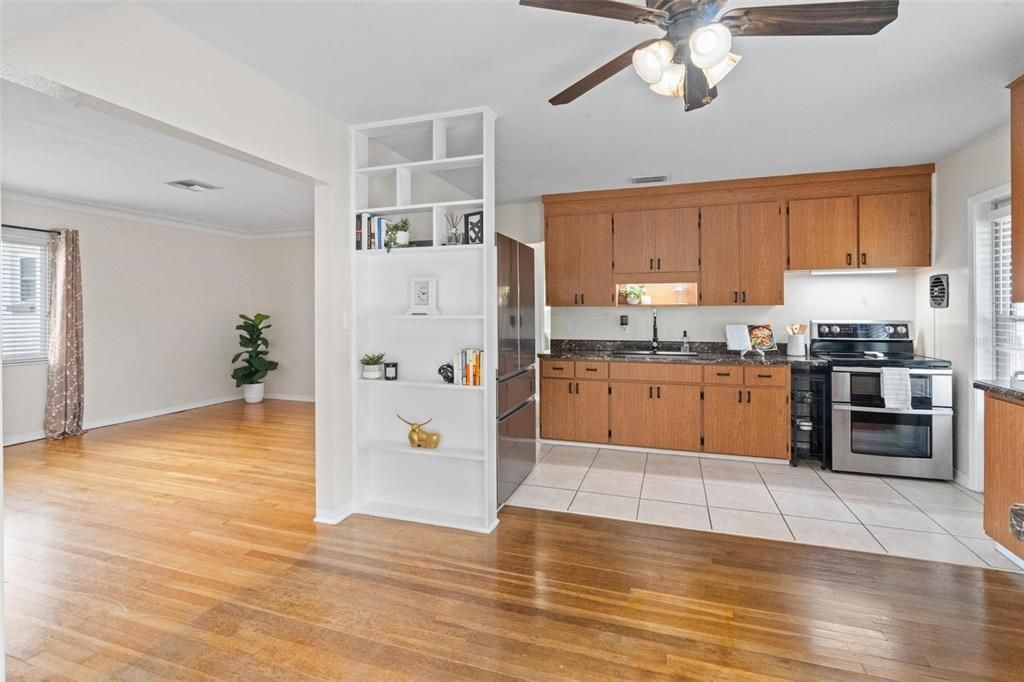 For Sale: $409,500 (3 beds, 2 baths, 1331 Square Feet)