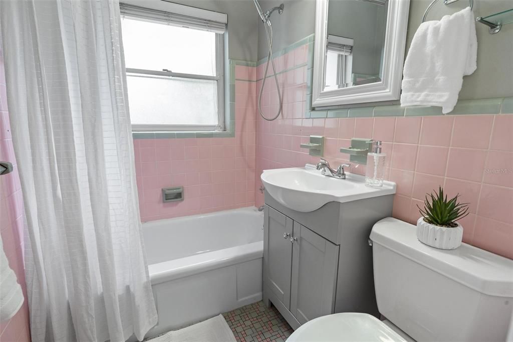 For Sale: $409,500 (3 beds, 2 baths, 1331 Square Feet)