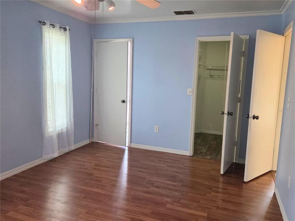 For Sale: $304,900 (3 beds, 2 baths, 1714 Square Feet)