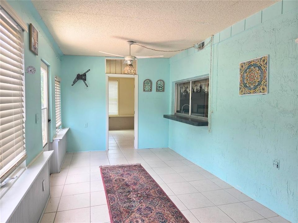 For Sale: $304,900 (3 beds, 2 baths, 1714 Square Feet)
