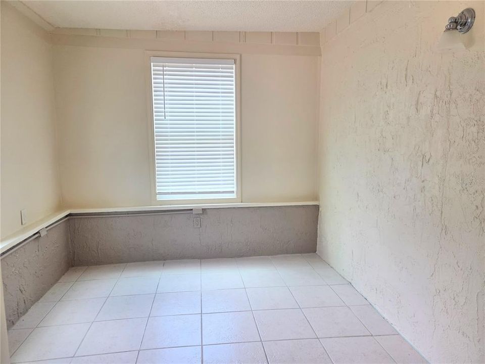 For Sale: $304,900 (3 beds, 2 baths, 1714 Square Feet)