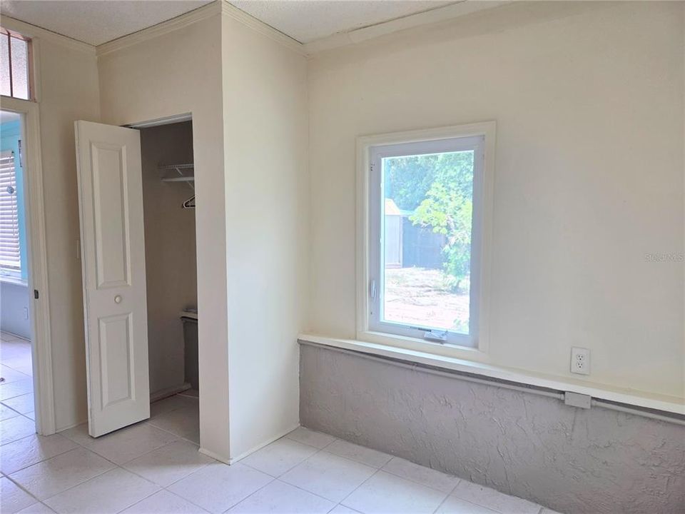 For Sale: $304,900 (3 beds, 2 baths, 1714 Square Feet)