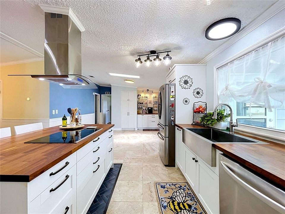 На продажу: $190,000 (2 спален, 2 ванн, 1456 Квадратных фут)