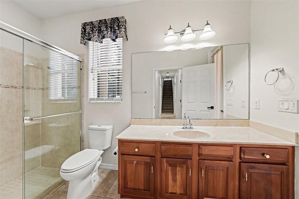 For Sale: $1,100,000 (6 beds, 4 baths, 4169 Square Feet)