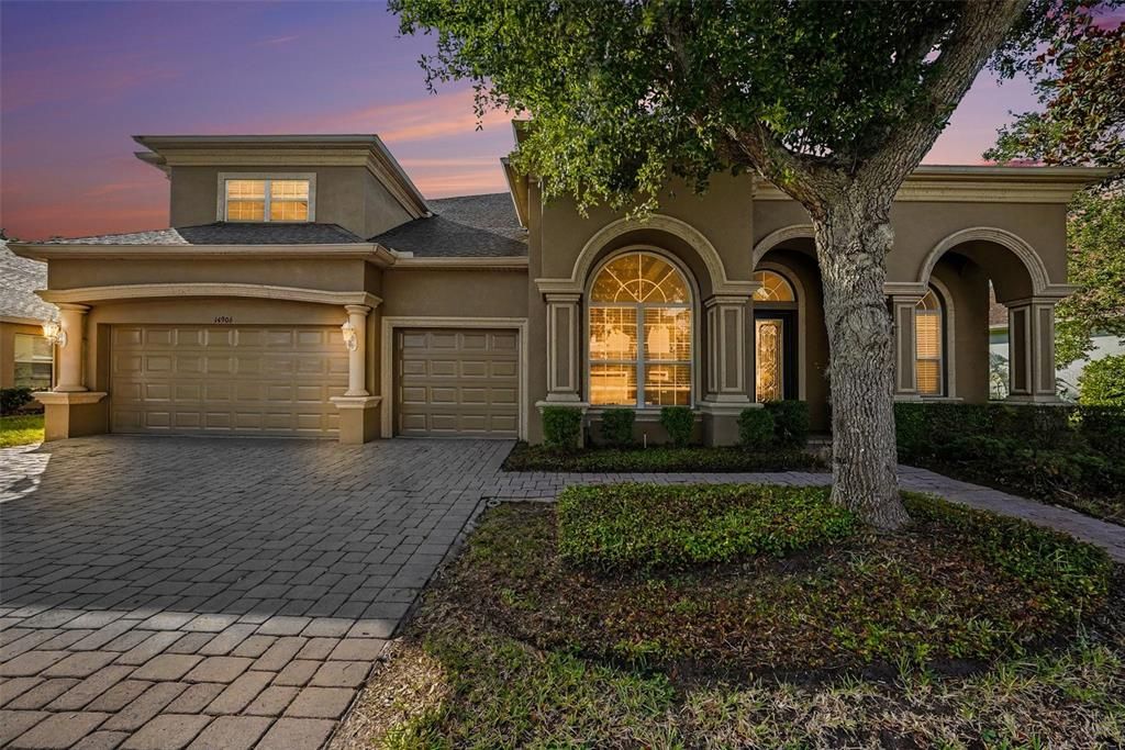 For Sale: $1,100,000 (6 beds, 4 baths, 4169 Square Feet)