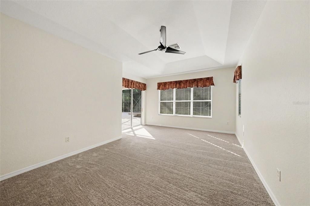 For Sale: $1,100,000 (6 beds, 4 baths, 4169 Square Feet)