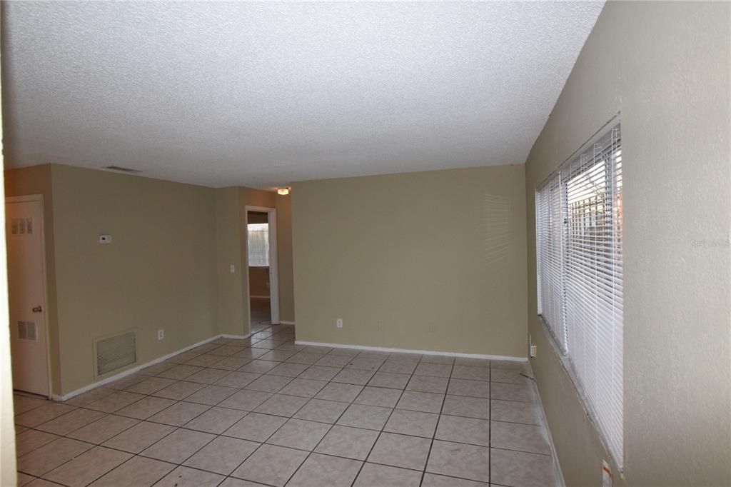 For Rent: $1,450 (2 beds, 2 baths, 930 Square Feet)