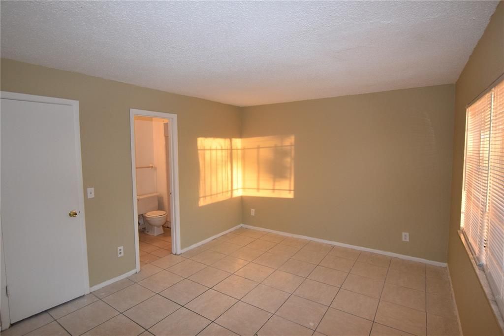 For Rent: $1,450 (2 beds, 2 baths, 930 Square Feet)