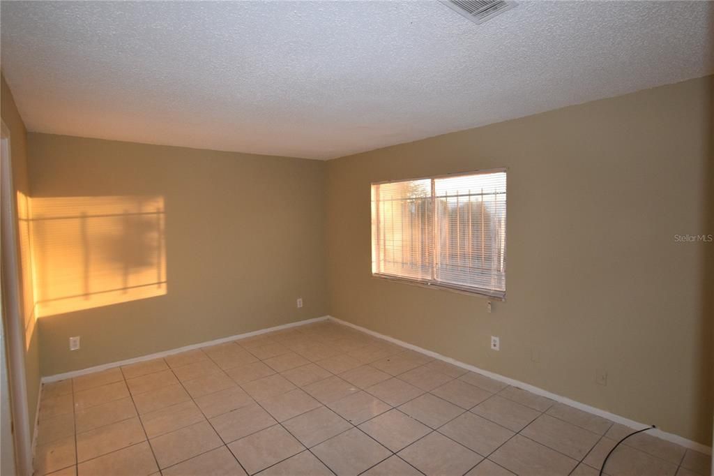 For Rent: $1,450 (2 beds, 2 baths, 930 Square Feet)