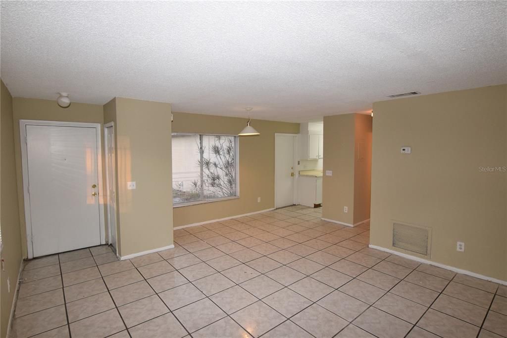 For Rent: $1,450 (2 beds, 2 baths, 930 Square Feet)