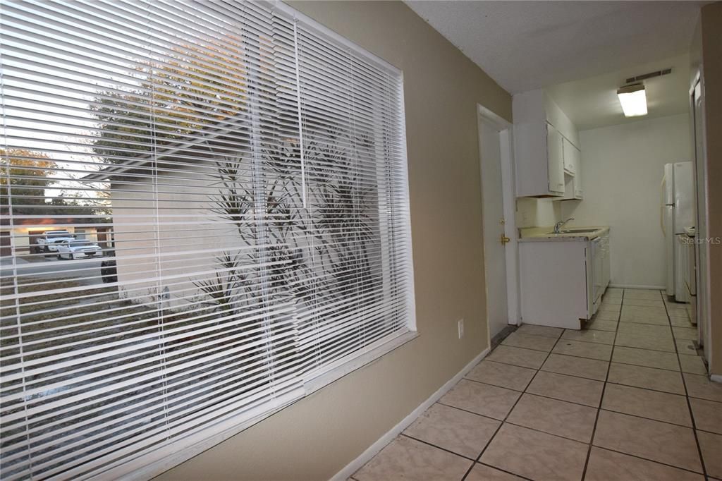 For Rent: $1,450 (2 beds, 2 baths, 930 Square Feet)