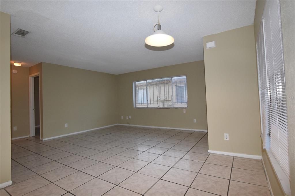 For Rent: $1,450 (2 beds, 2 baths, 930 Square Feet)