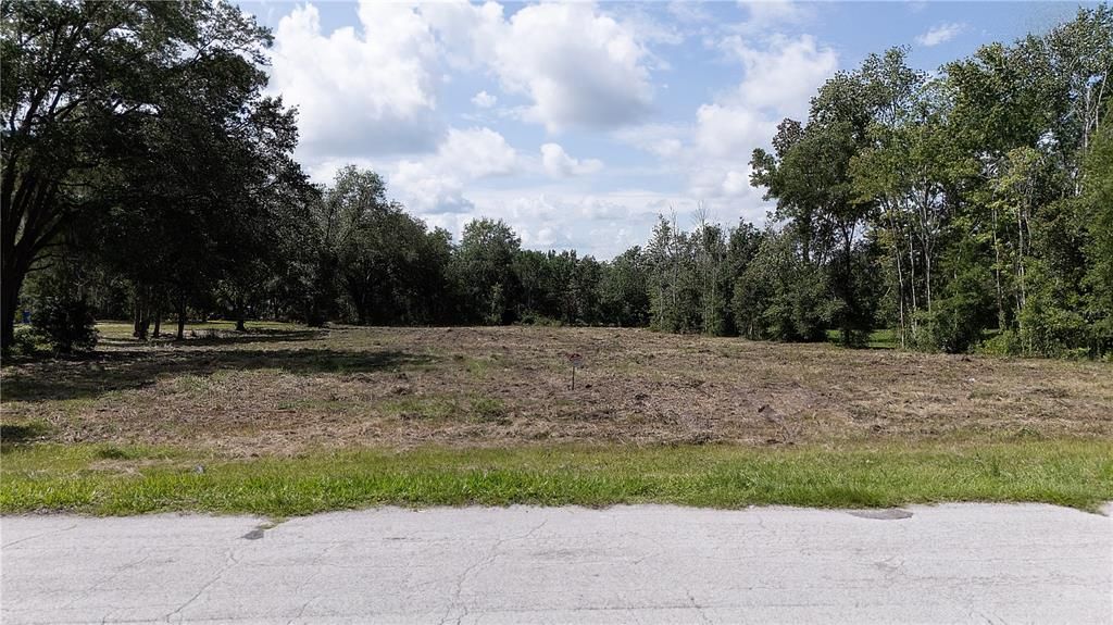 En Venta: $140,000 (1.00 acres)