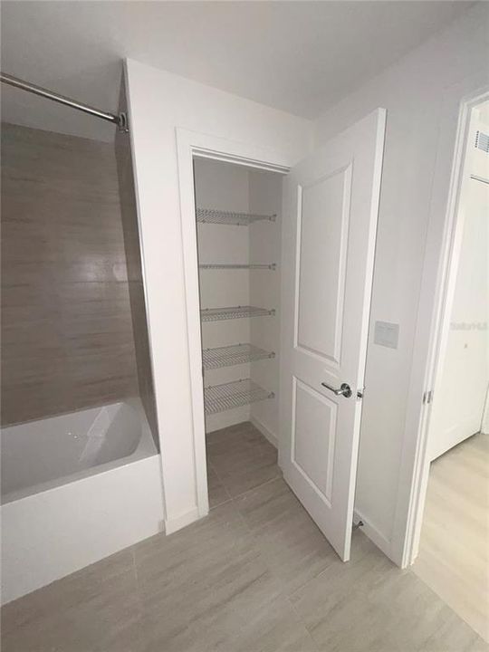 В аренду: $2,350 (2 спален, 2 ванн, 1023 Квадратных фут)