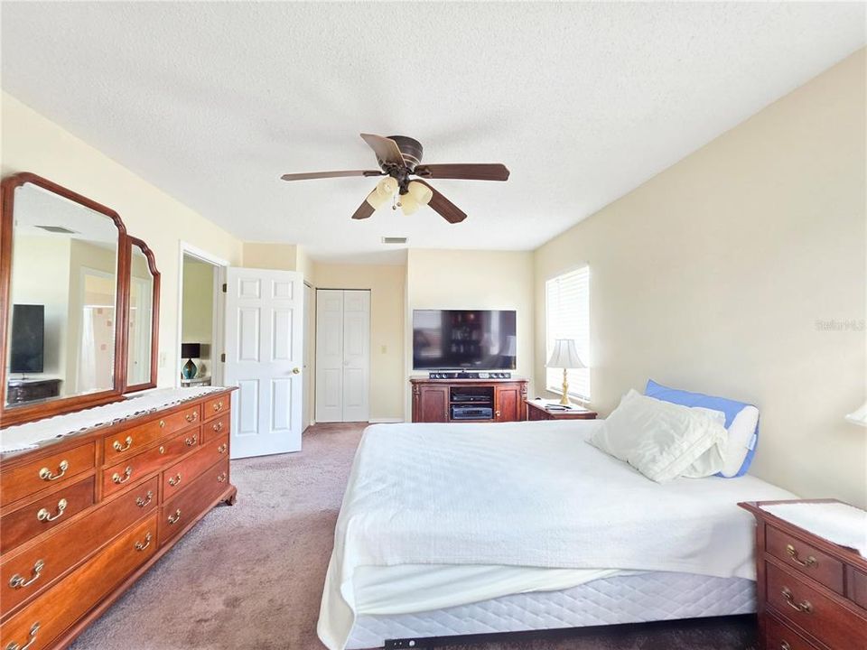 For Sale: $269,900 (3 beds, 2 baths, 1424 Square Feet)