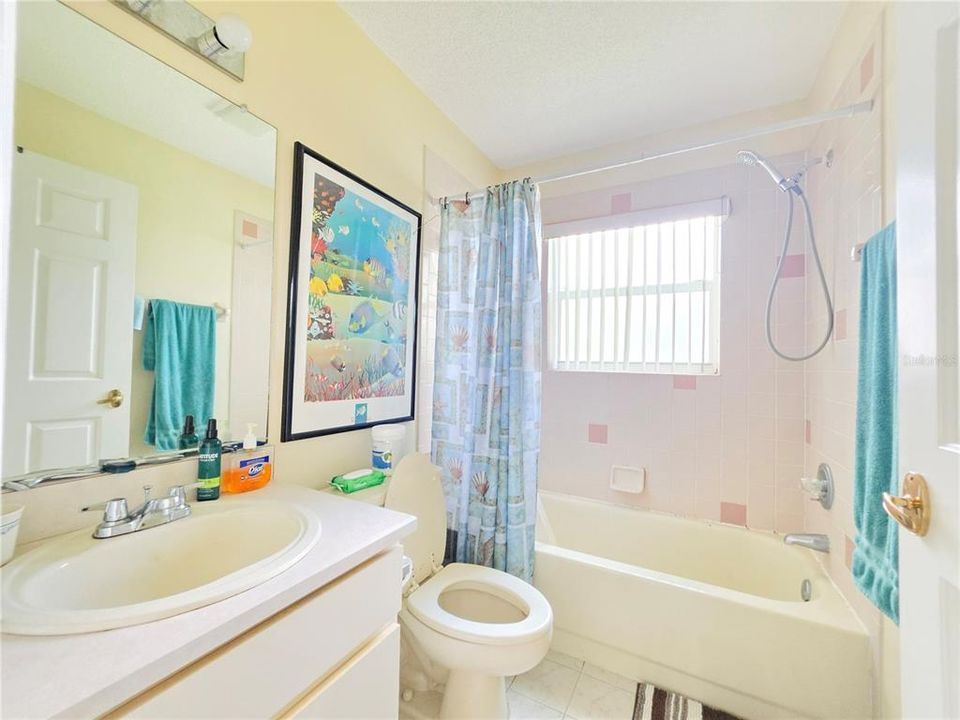 For Sale: $269,900 (3 beds, 2 baths, 1424 Square Feet)