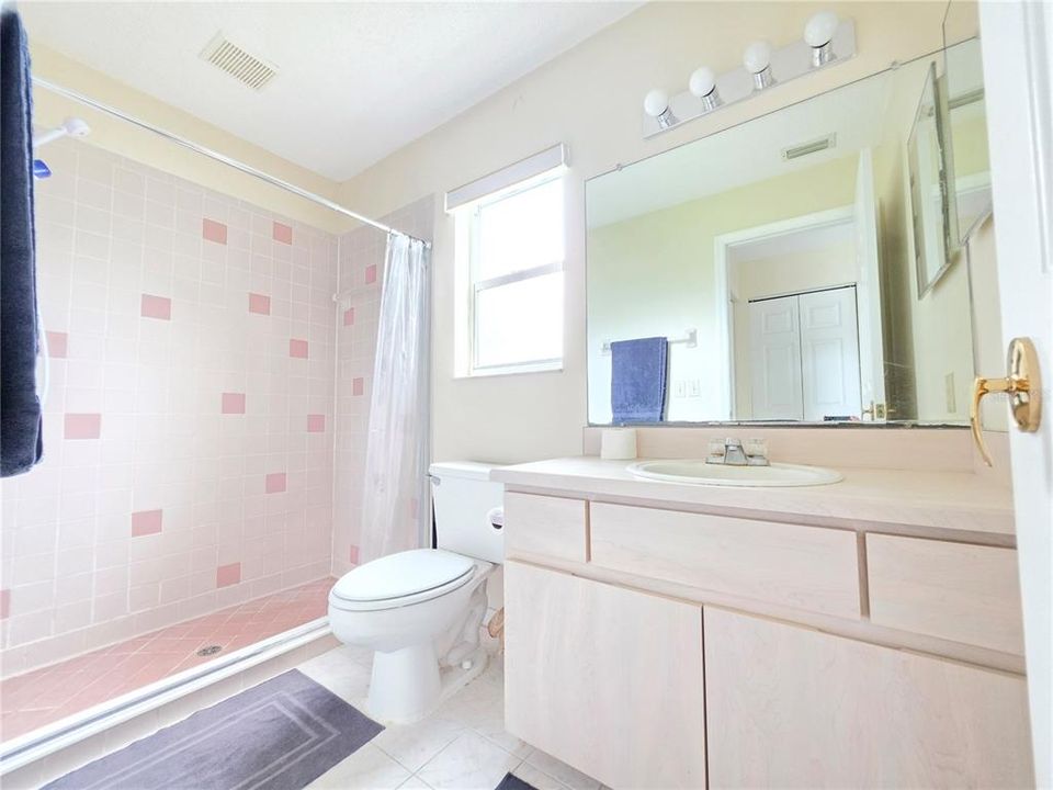 For Sale: $269,900 (3 beds, 2 baths, 1424 Square Feet)
