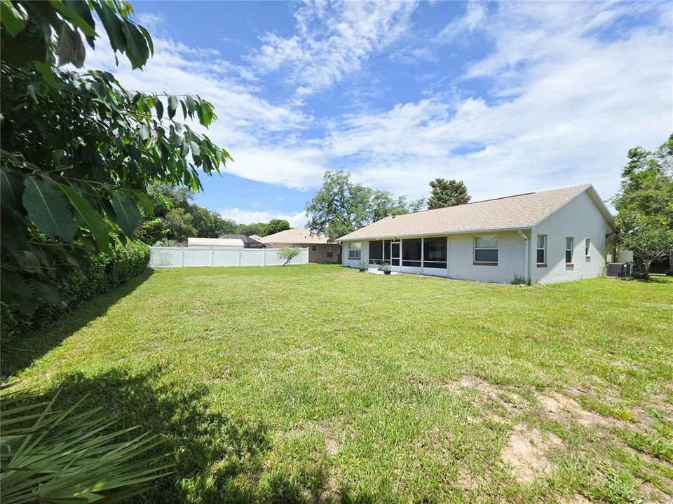 For Sale: $269,900 (3 beds, 2 baths, 1424 Square Feet)