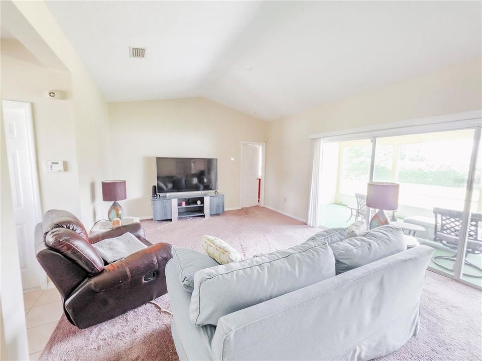For Sale: $269,900 (3 beds, 2 baths, 1424 Square Feet)