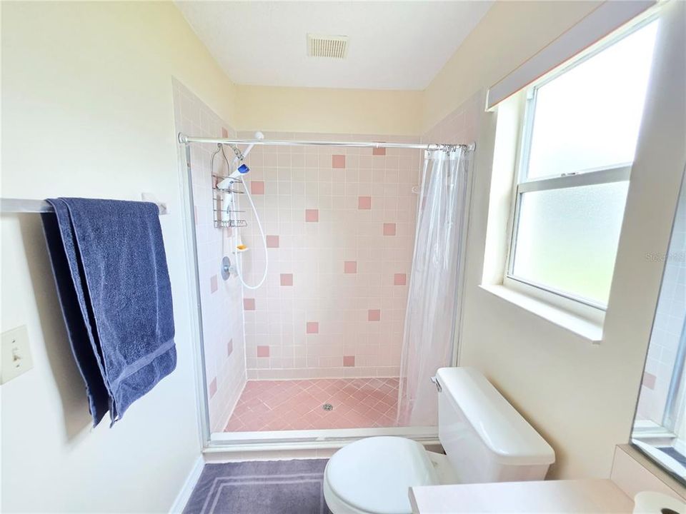 For Sale: $269,900 (3 beds, 2 baths, 1424 Square Feet)