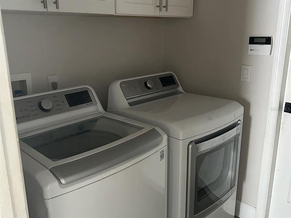 For Rent: $2,400 (4 beds, 2 baths, 1722 Square Feet)