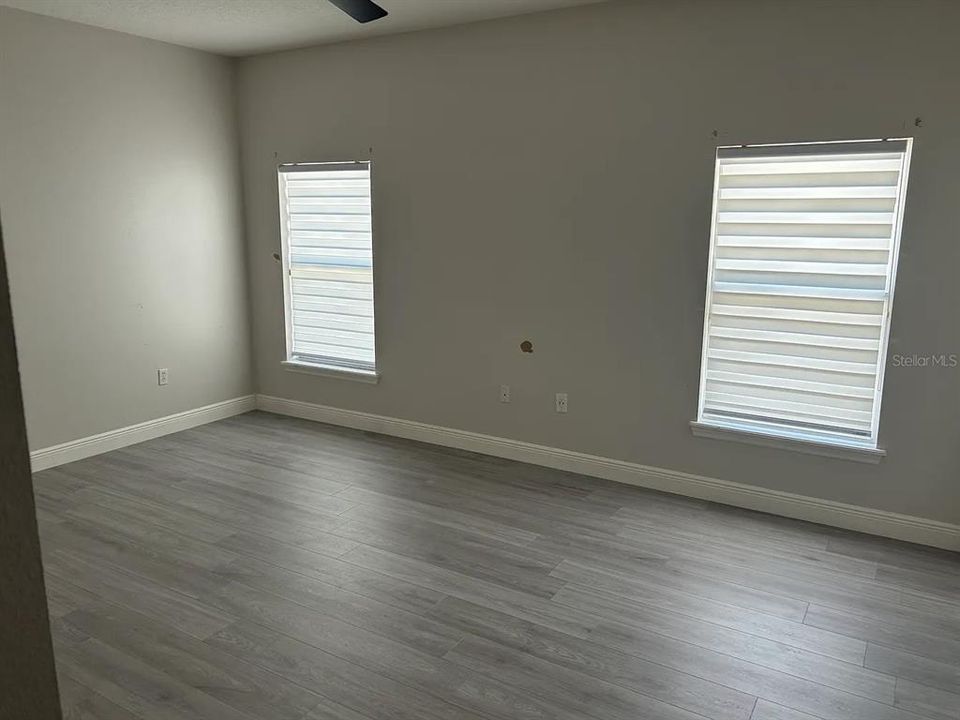 For Rent: $2,400 (4 beds, 2 baths, 1722 Square Feet)