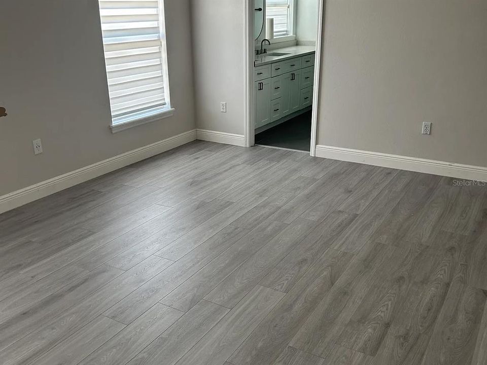 For Rent: $2,400 (4 beds, 2 baths, 1722 Square Feet)